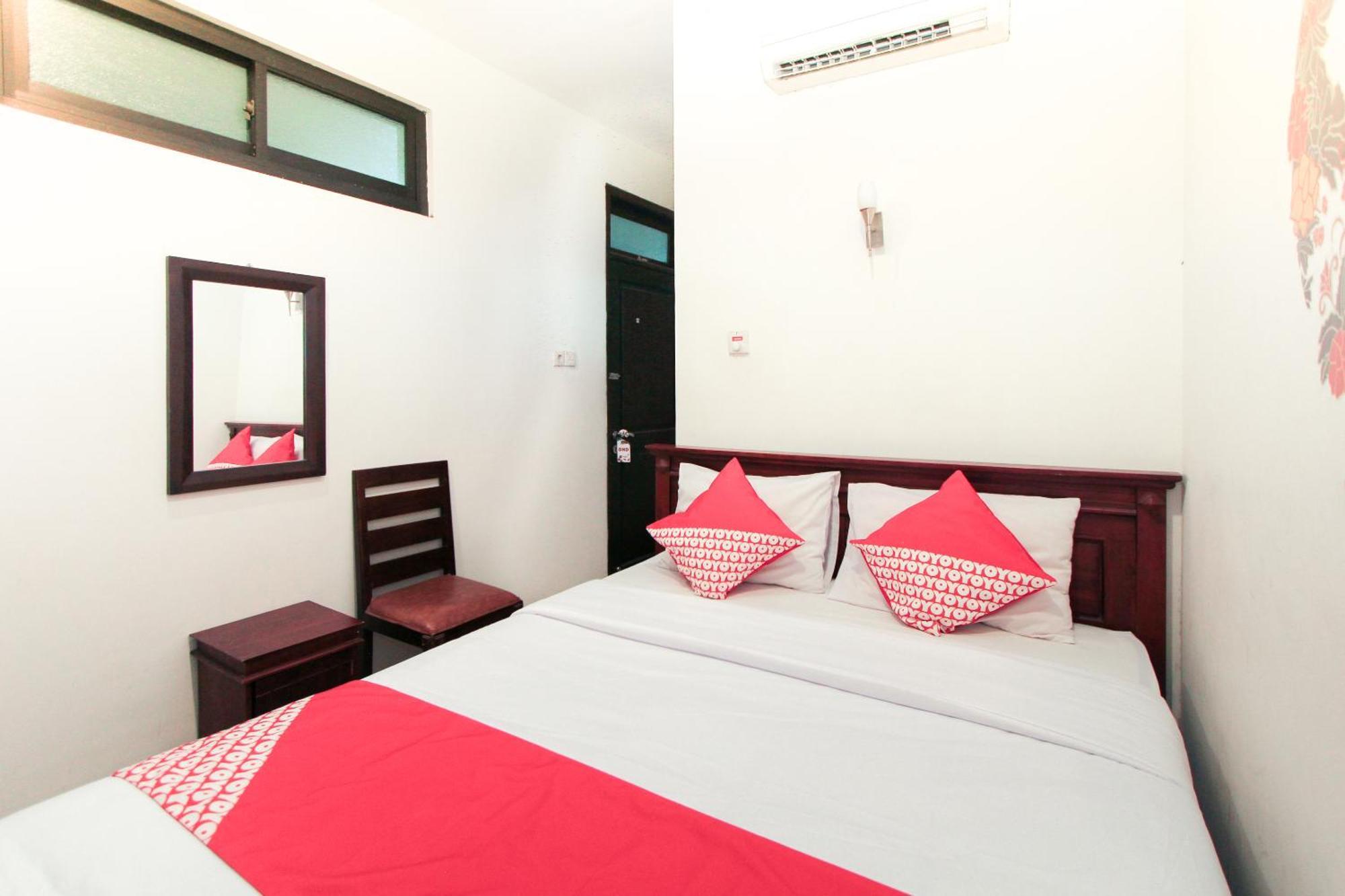 Hotel O Genteng Near Genteng Market Formerly Uno Hotel Surabaya Buitenkant foto