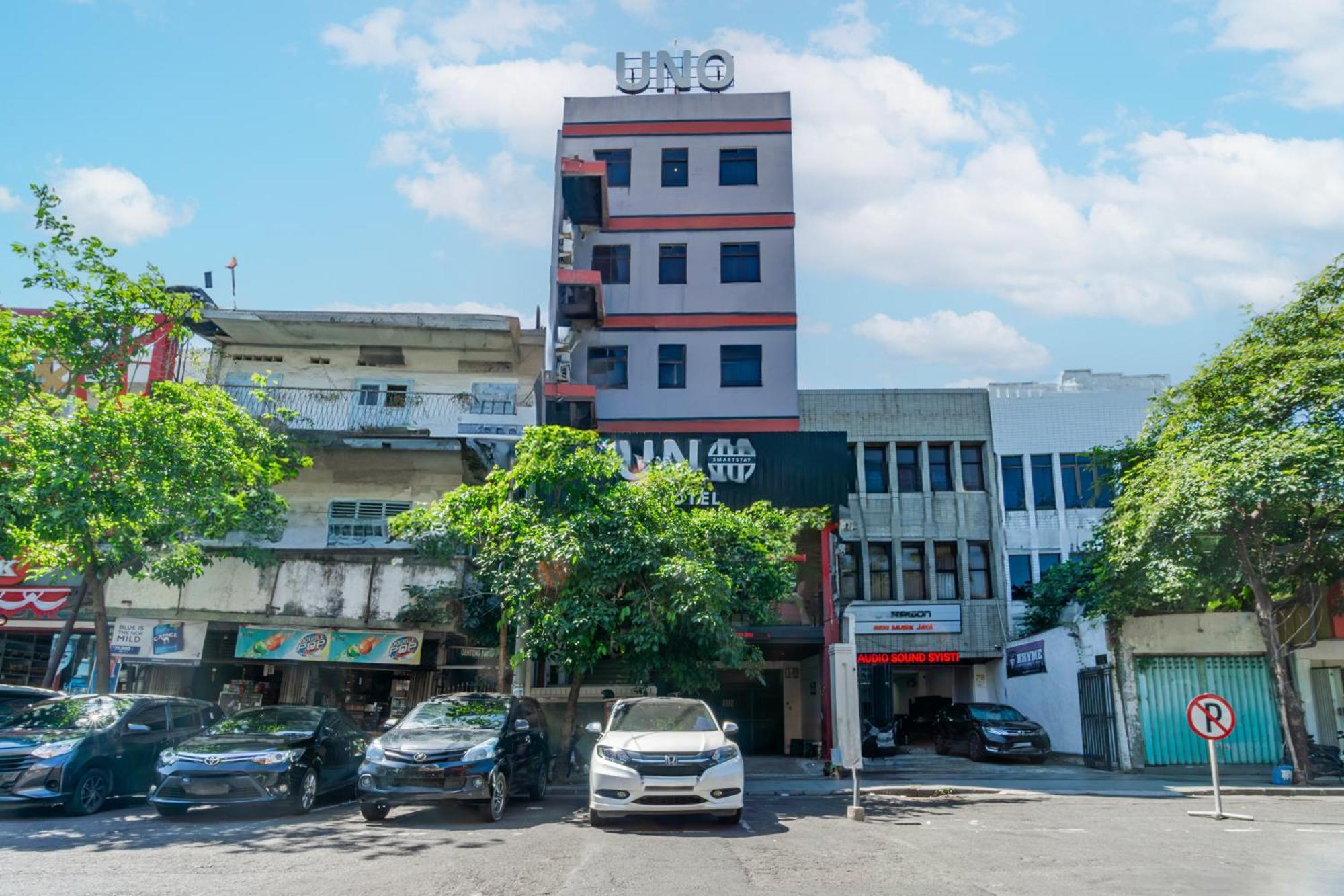 Hotel O Genteng Near Genteng Market Formerly Uno Hotel Surabaya Buitenkant foto
