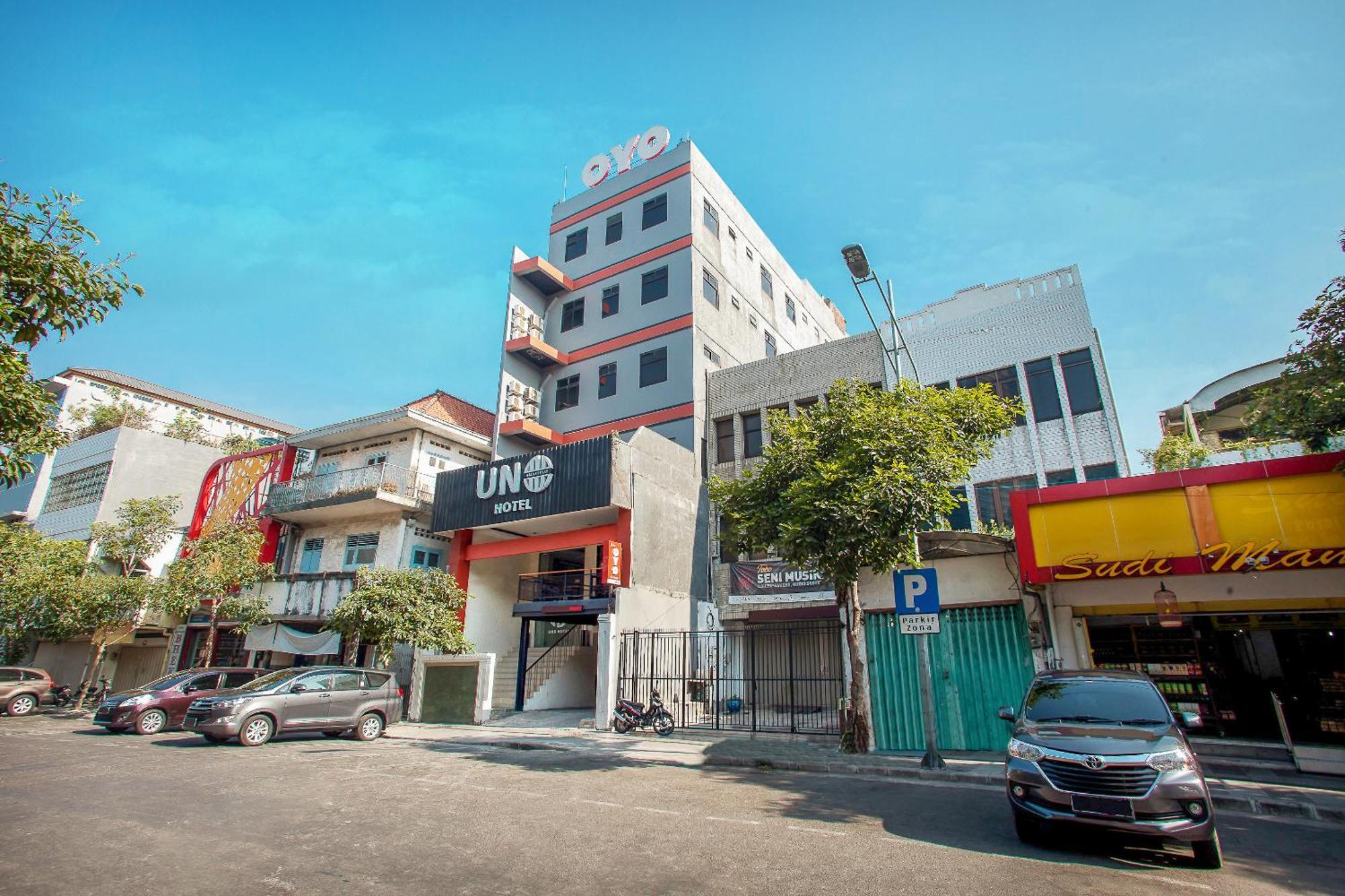 Hotel O Genteng Near Genteng Market Formerly Uno Hotel Surabaya Buitenkant foto