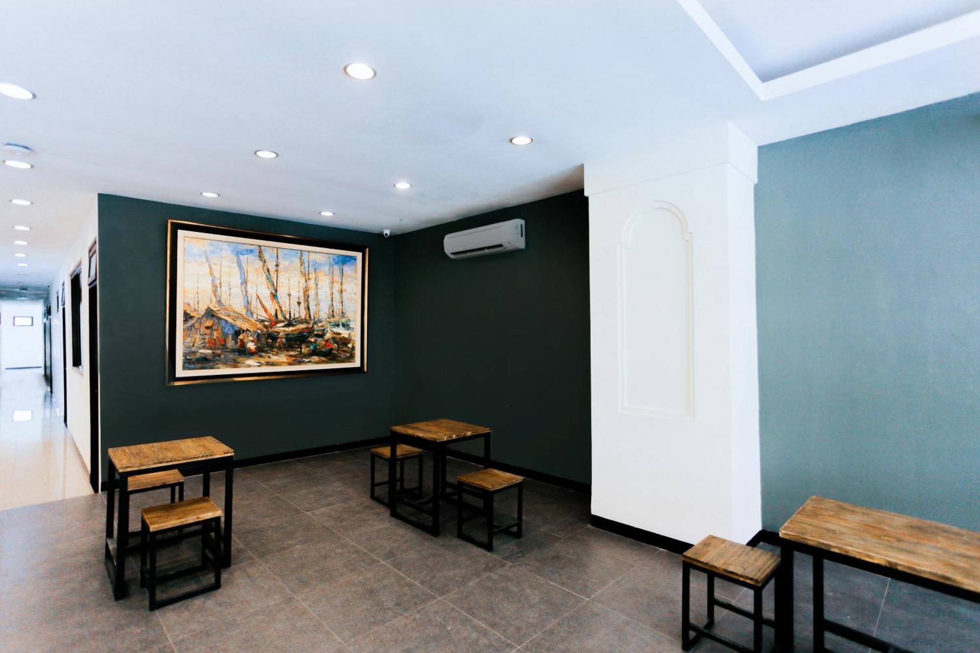 Hotel O Genteng Near Genteng Market Formerly Uno Hotel Surabaya Buitenkant foto