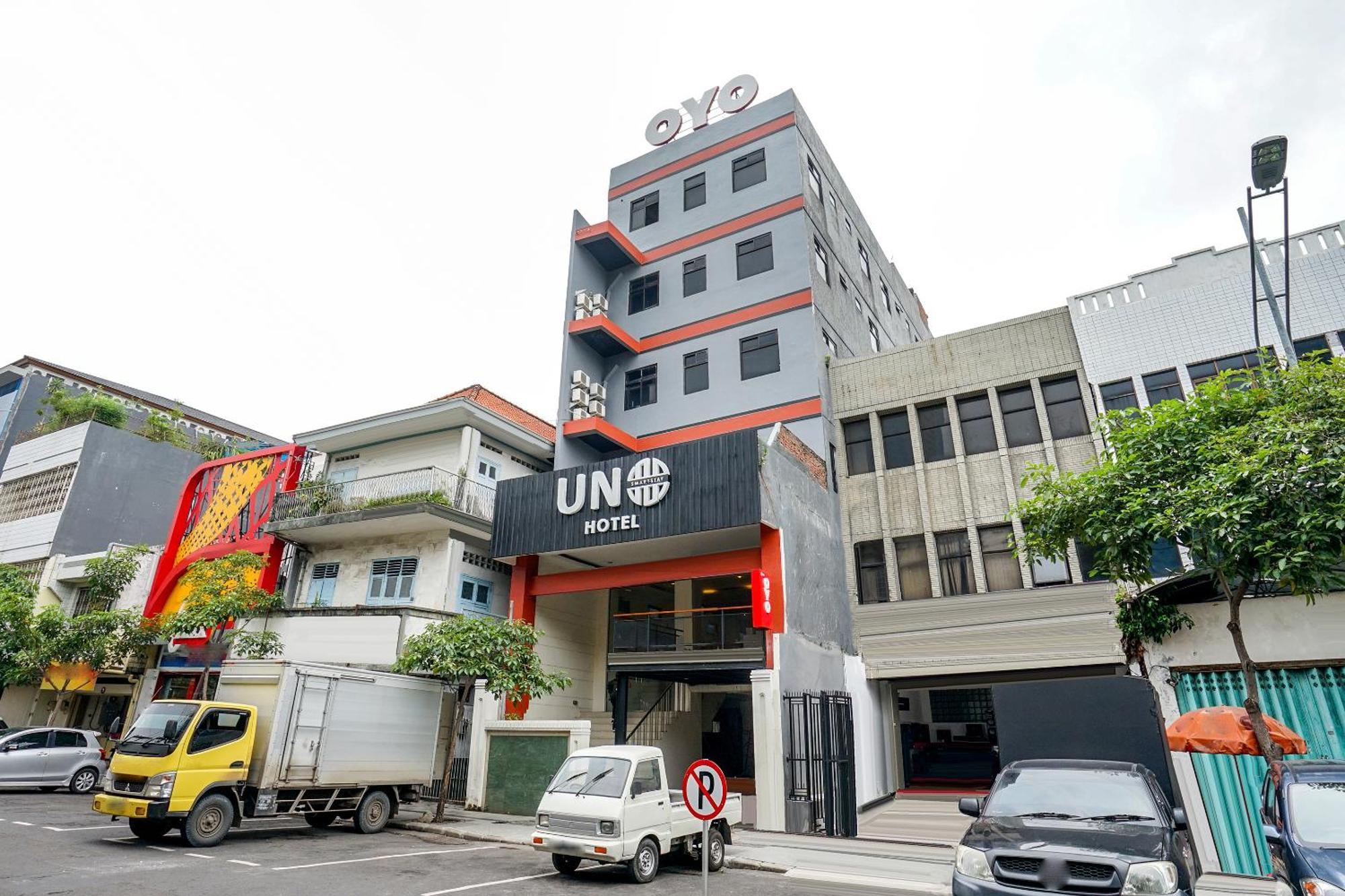 Hotel O Genteng Near Genteng Market Formerly Uno Hotel Surabaya Buitenkant foto